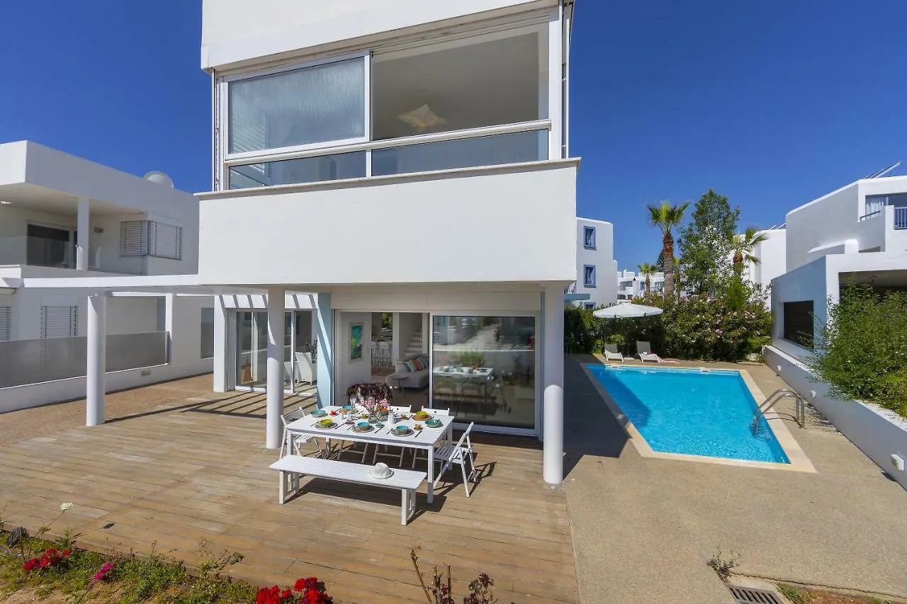 Oceania Villa location
